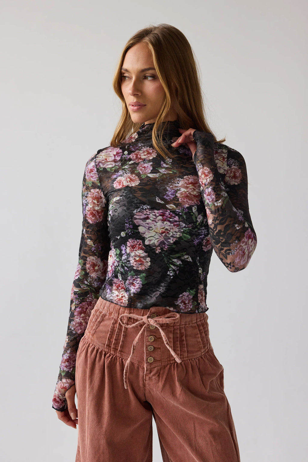 Winnie Floral Crinkle Top in Black