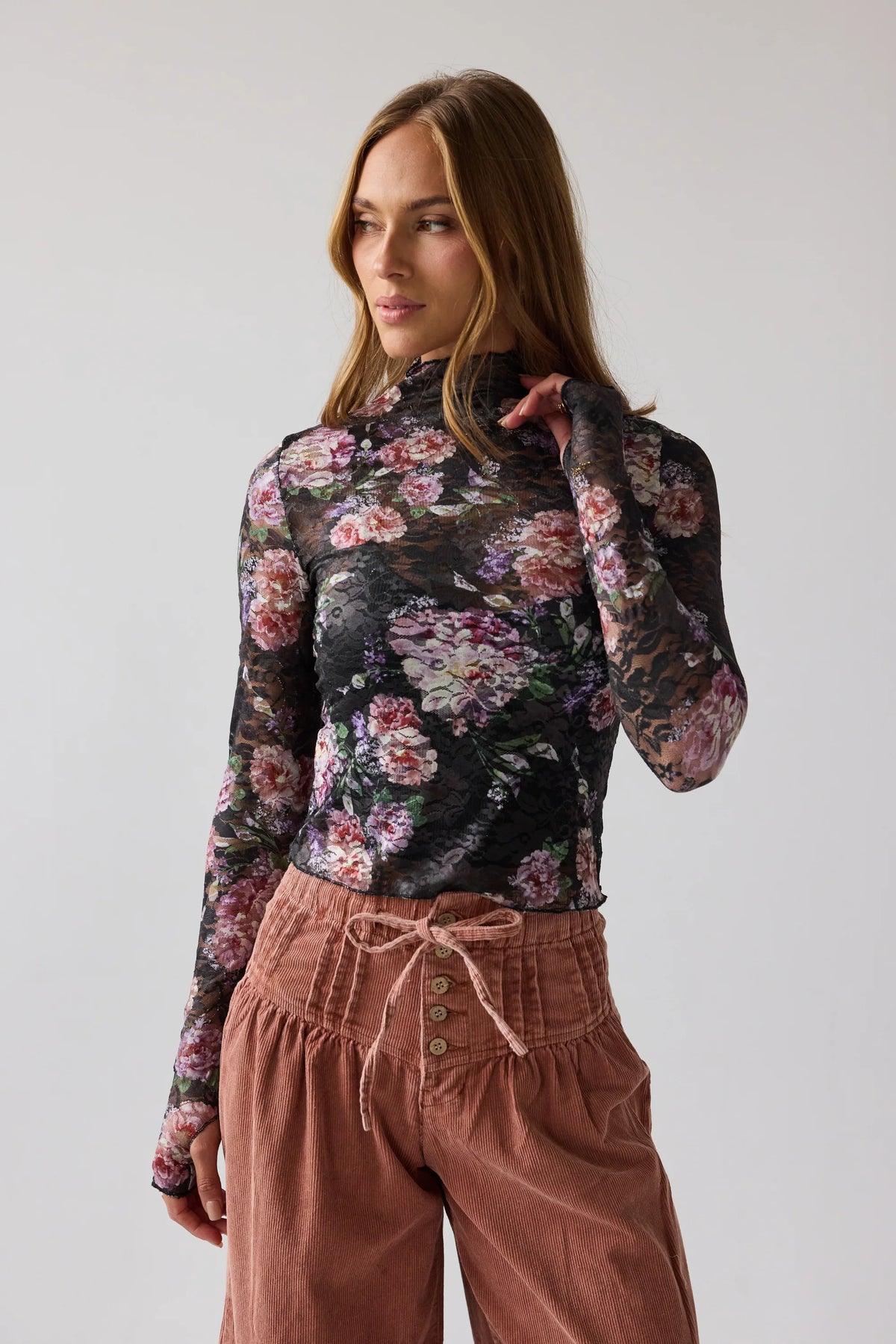 Winnie Floral Crinkle Top in Black