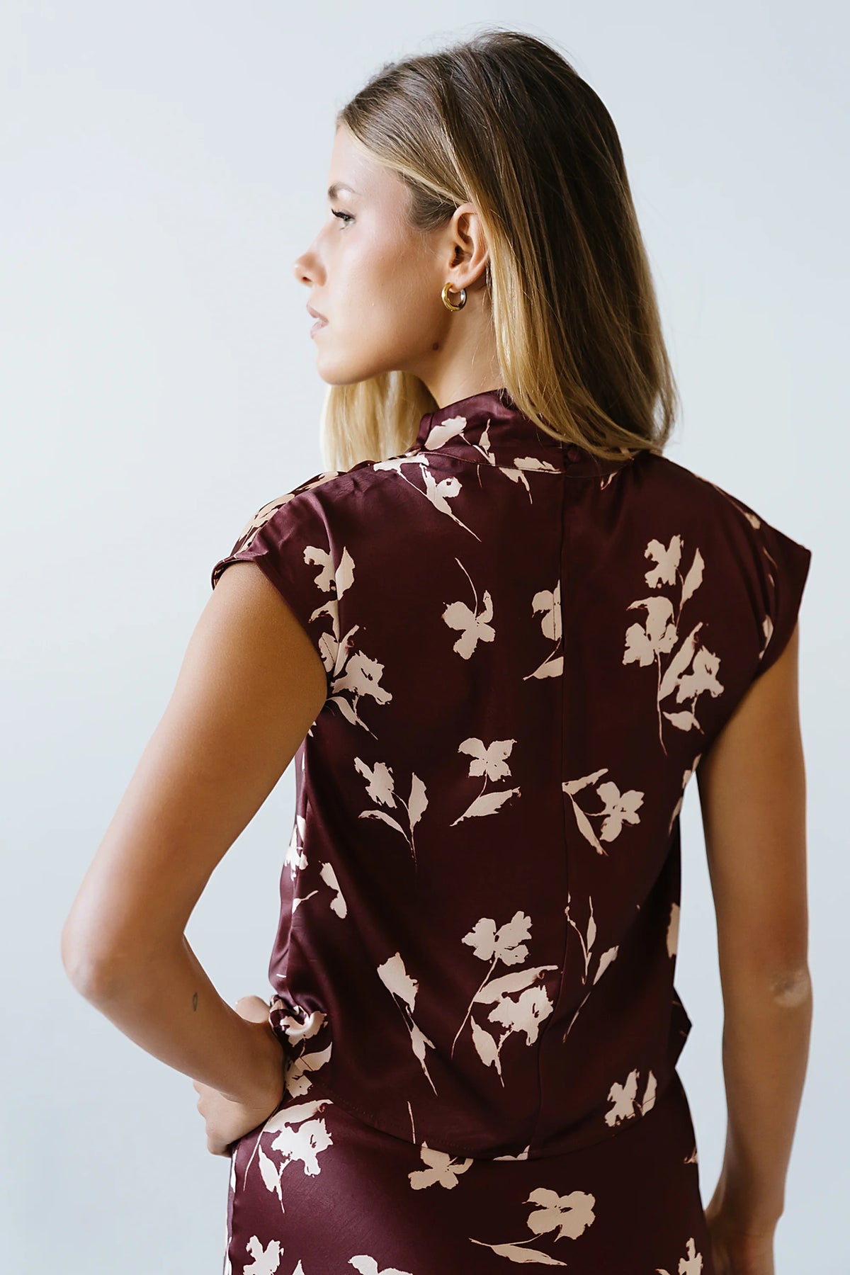 Carsyn Floral Top in Red Brown