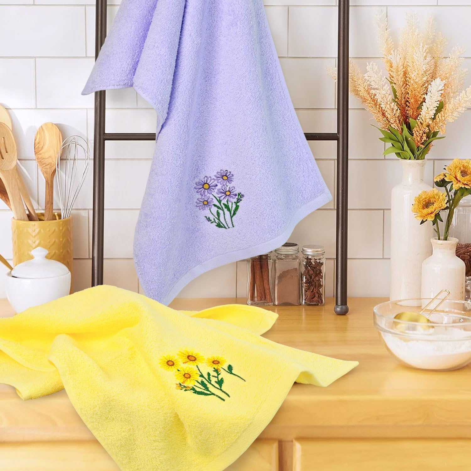 2-Piece Floral Embroidered Cotton Hand Towels