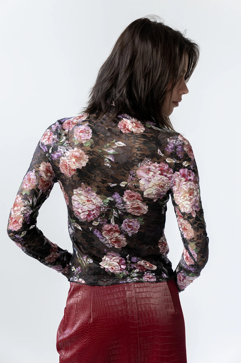 Winnie Floral Crinkle Top in Black