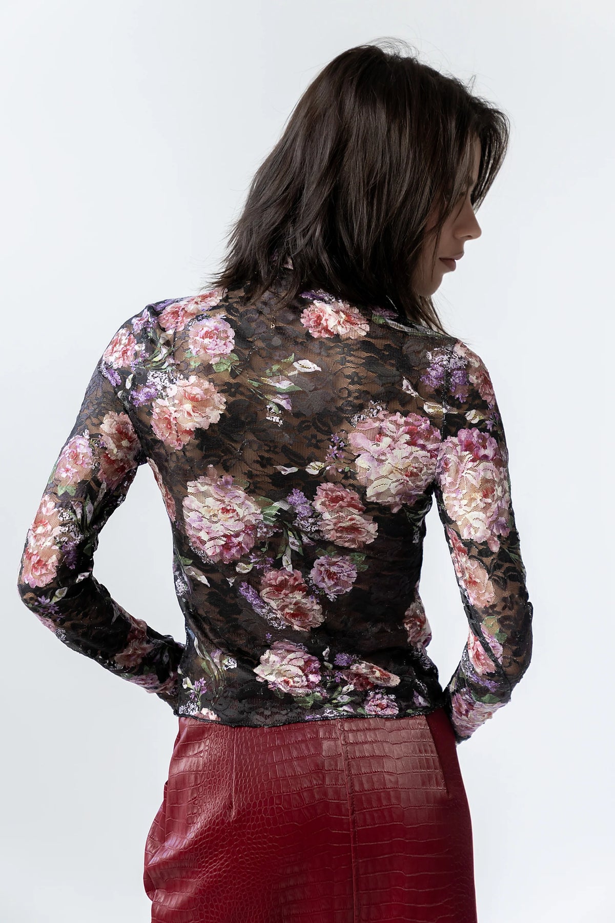 Winnie Floral Crinkle Top in Black