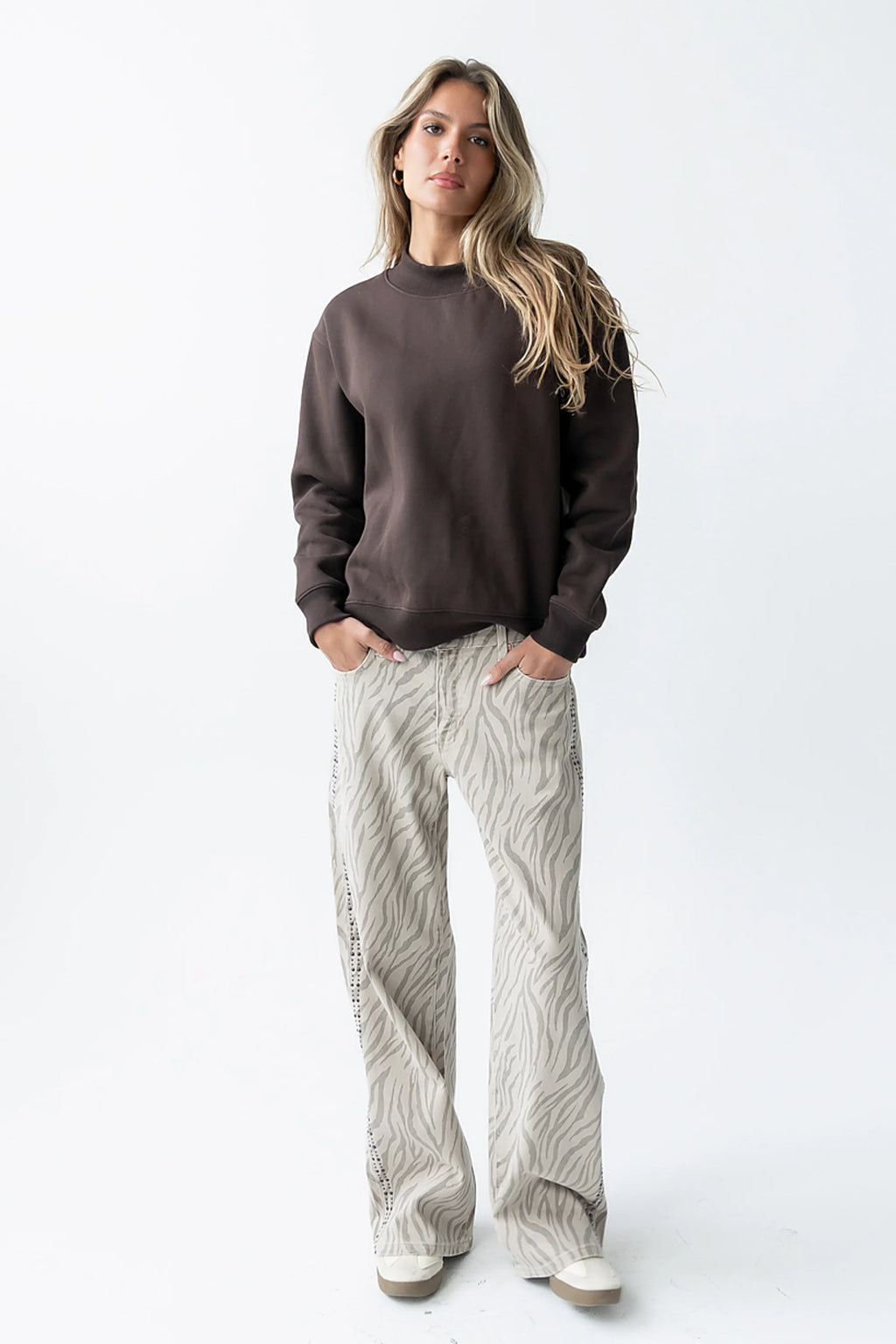 Marie Oversized Sweatshirt in Brown