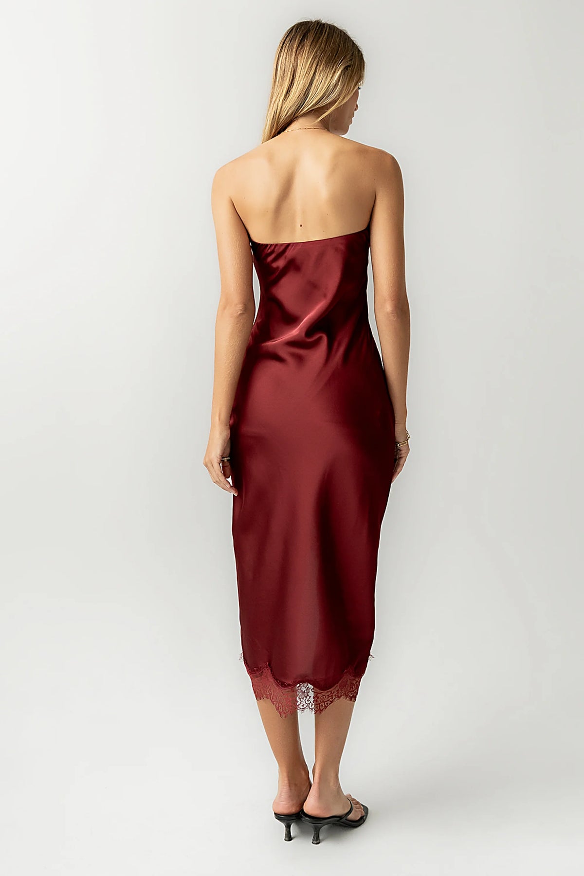 Goldie Lace Trim Midi Dress in Wine