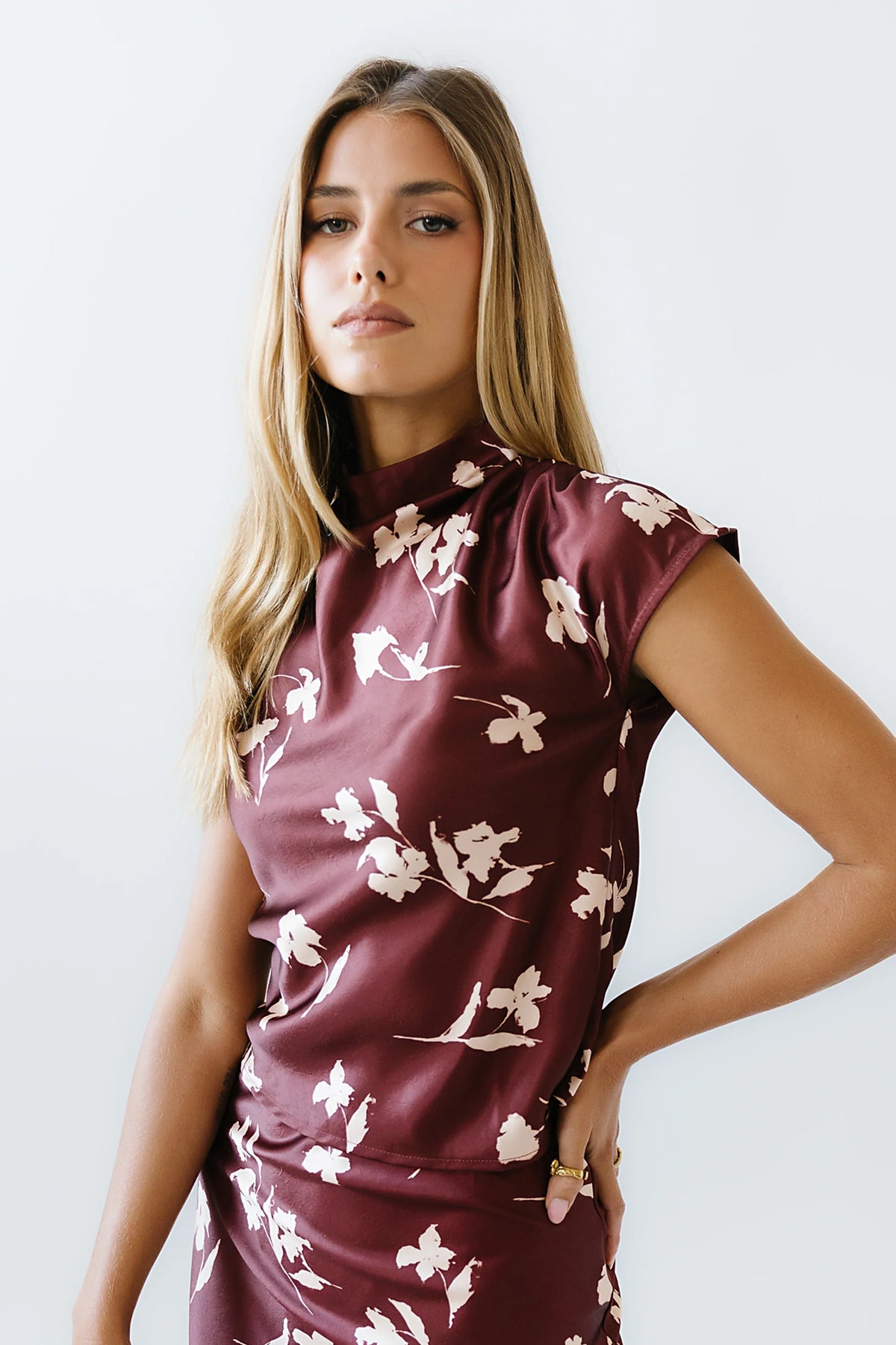 Carsyn Floral Top in Red Brown
